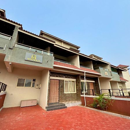 Hotel Sadhana Executive Dāpoli Esterno foto
