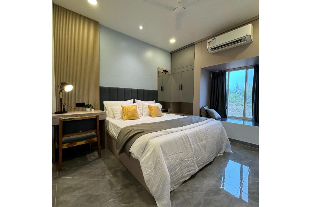 Hotel Sadhana Executive Dāpoli Esterno foto