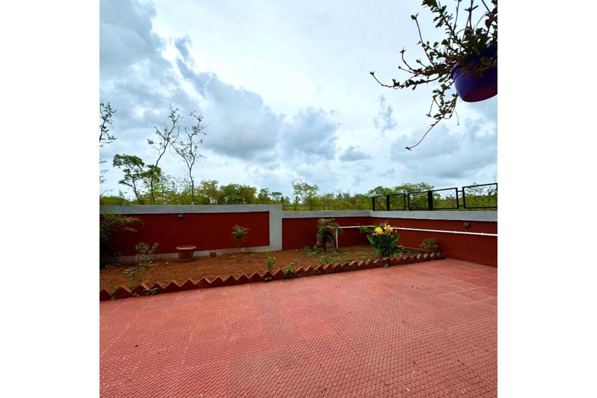 Hotel Sadhana Executive Dāpoli Esterno foto