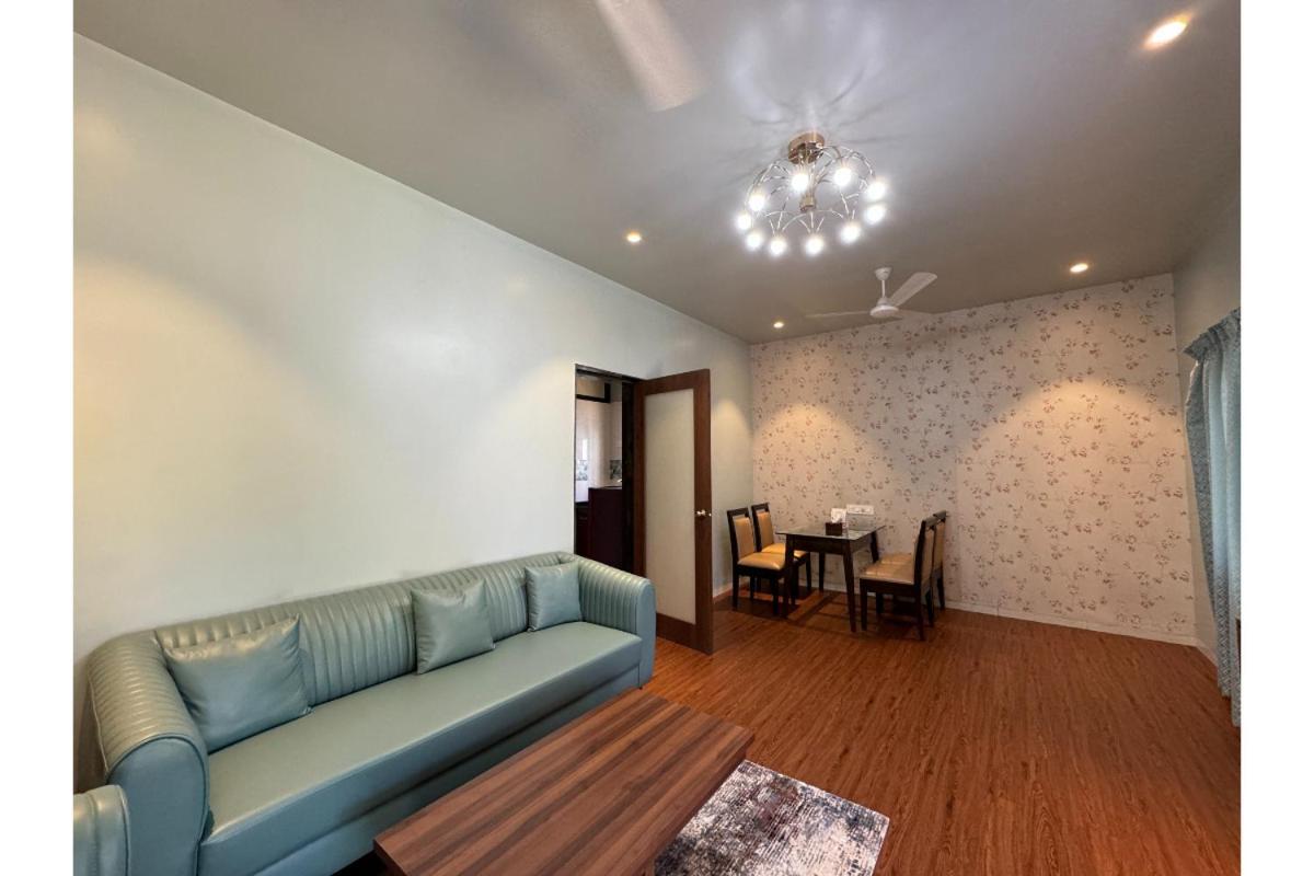 Hotel Sadhana Executive Dāpoli Esterno foto