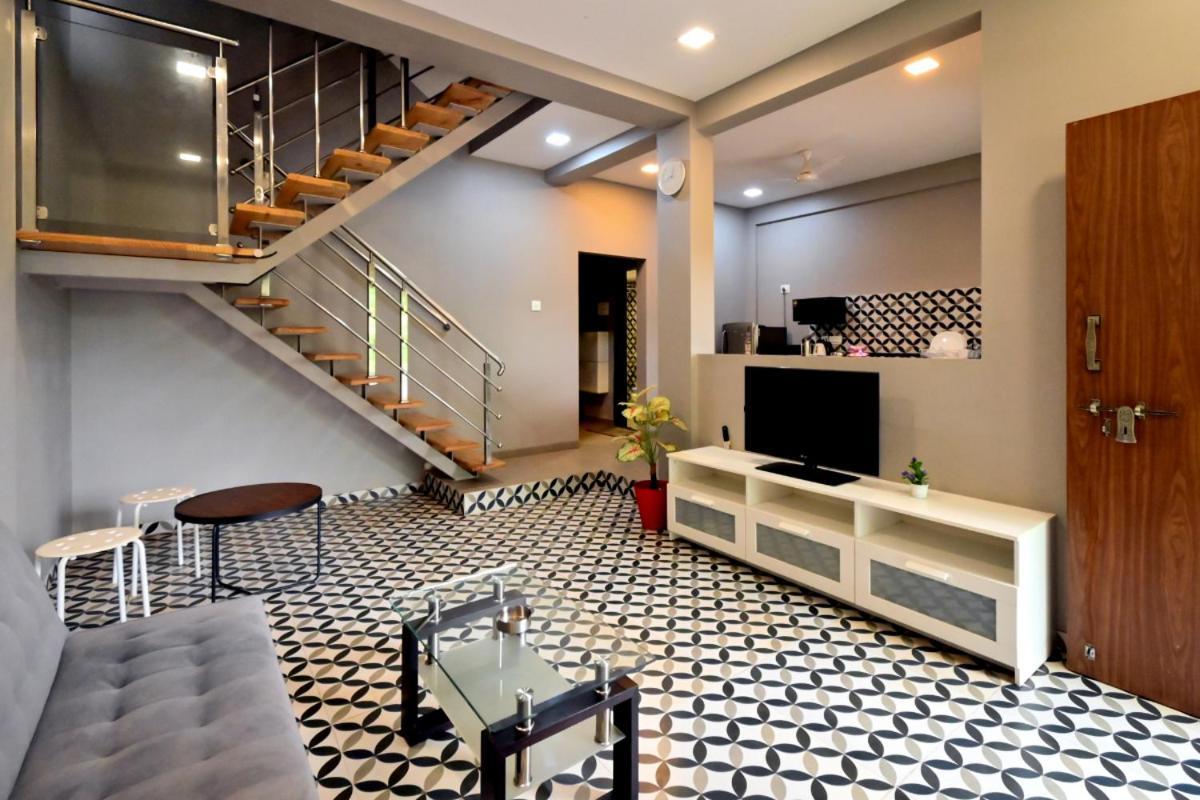 Hotel Sadhana Executive Dāpoli Esterno foto