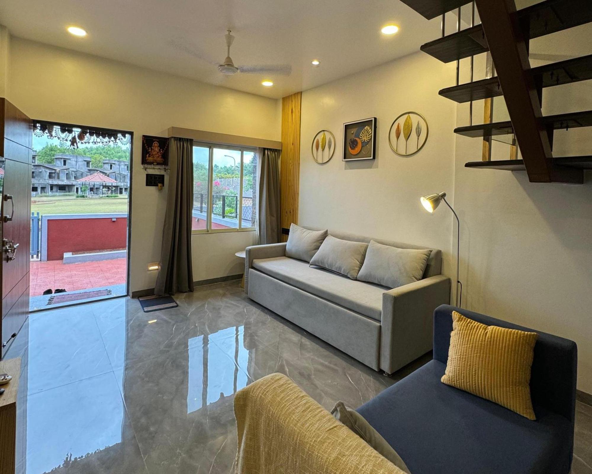 Hotel Sadhana Executive Dāpoli Esterno foto