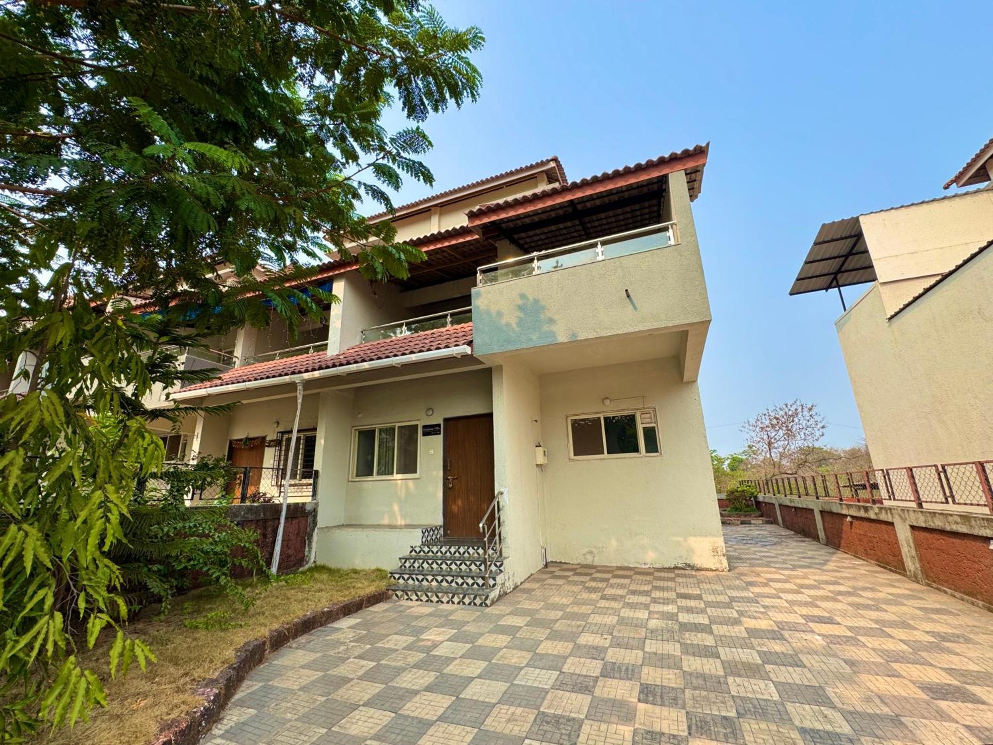 Hotel Sadhana Executive Dāpoli Esterno foto